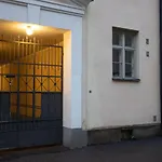 Kaksikerroksinen Asunto Ullanlinnassa Oma
