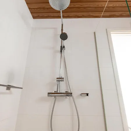 2ndhomes Unique 2-story With Sauna & דירה *